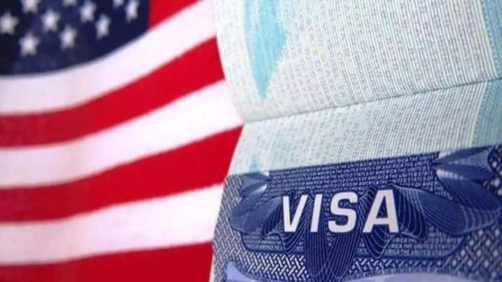 holding-b1-visa